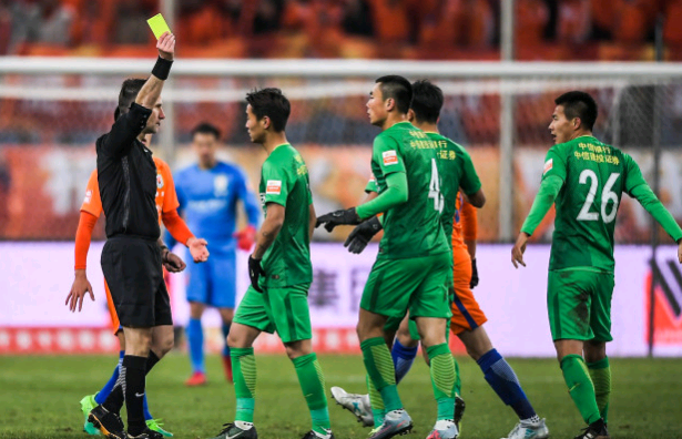 肩上的压力 肩上的压力