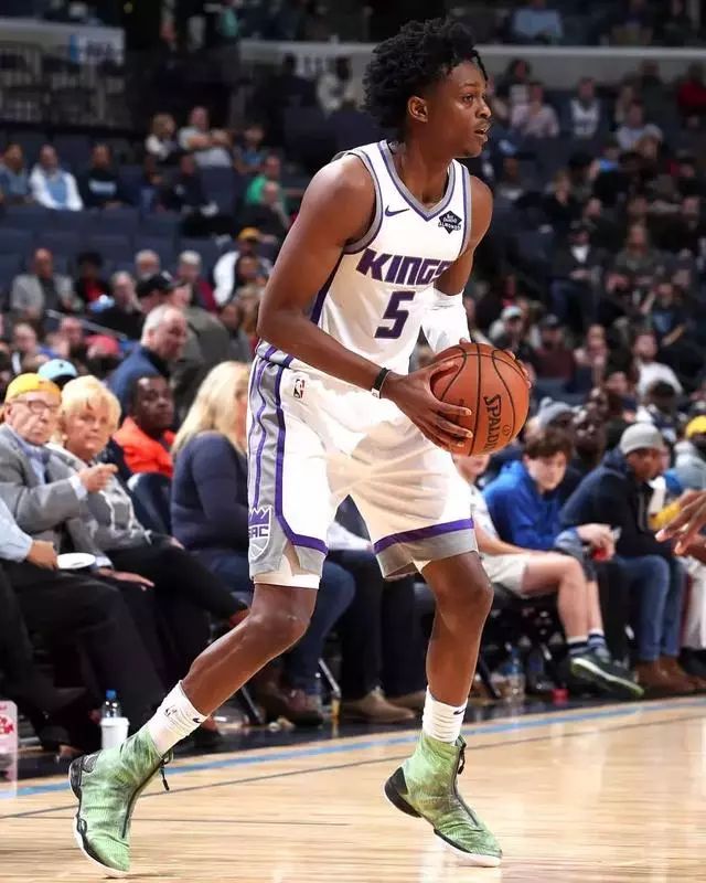 他以出色的 他以出色的